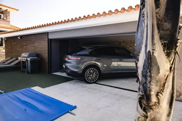 Porsche Cayenne Coupé 2019 - 62900 EUR, 253000 km - AUTO.MOTO.pt - 253000km - foto 13 de 40