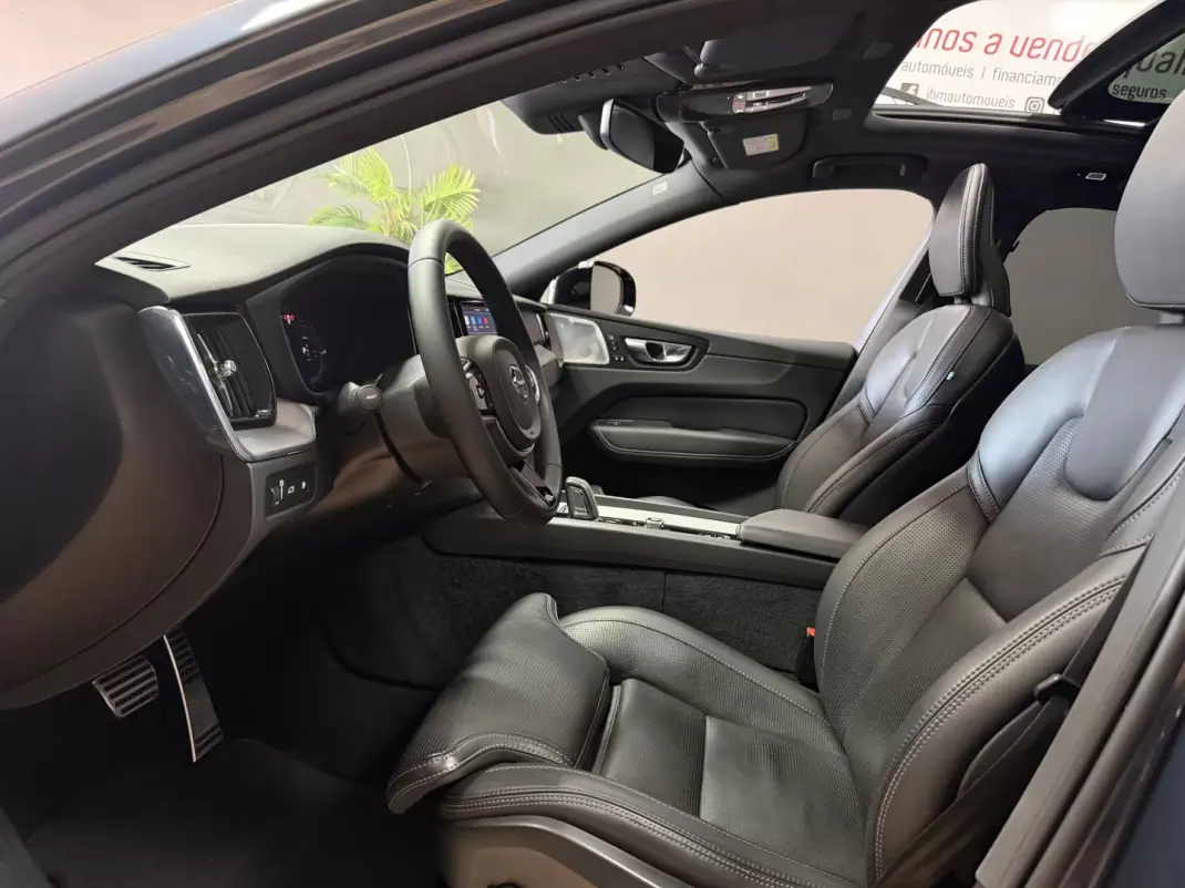 Volvo XC 60 2021 - 42990 EUR, 89987 km - AUTO.MOTO.pt - 89987km - foto 10 de 21