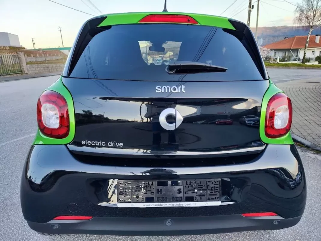 Smart ForFour 2017 - 13500 EUR, 44000 km - AUTO.MOTO.pt - 44000km - foto 18 de 46