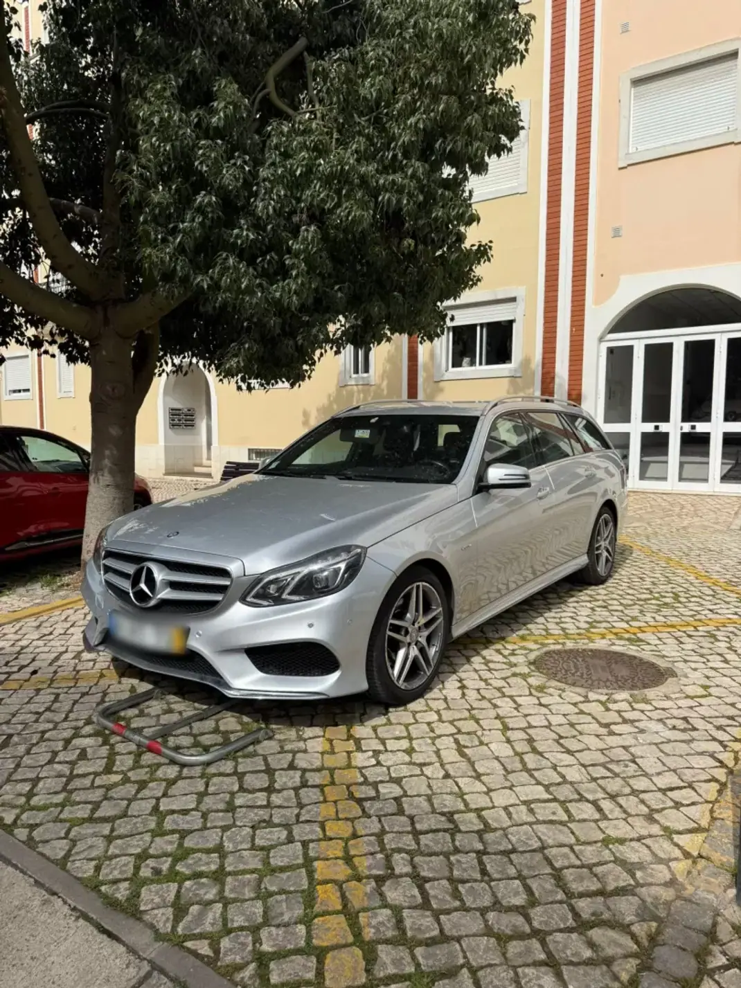 Mercedes-Benz E 250 2016 - 23000 EUR, 192000 km - AUTO.MOTO.pt - 192000km - foto 1 de 15