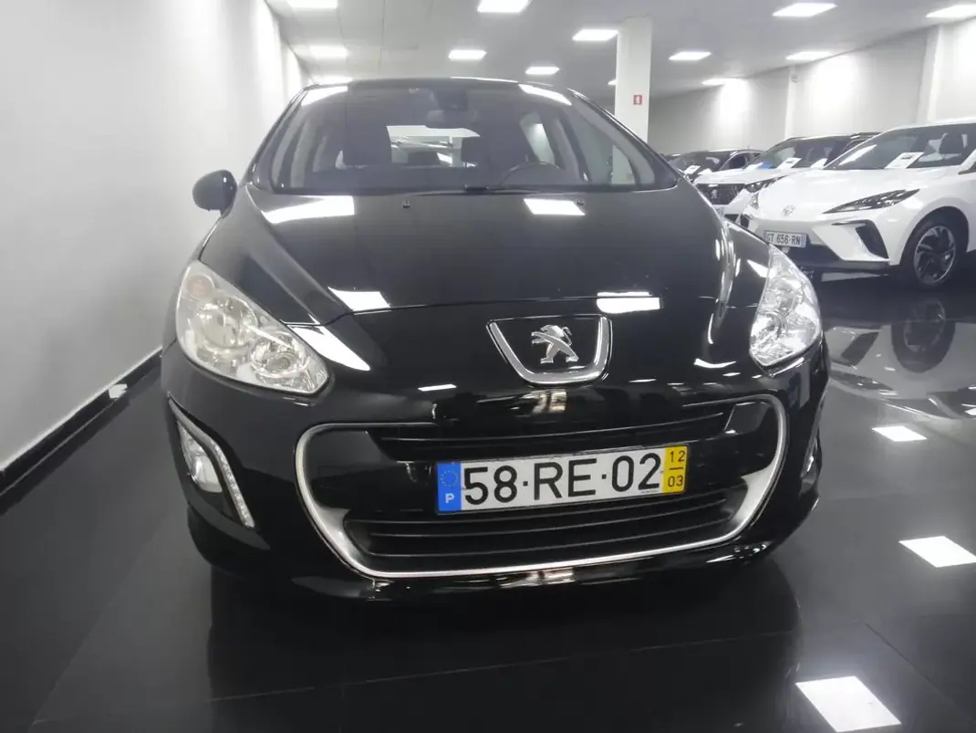 Peugeot 308 2012 - 7250 EUR, 172520 km - AUTO.MOTO.pt - 172520km - foto 29 de 50