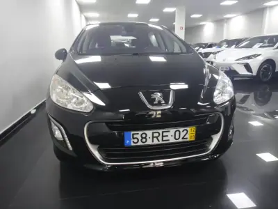 Peugeot 308 2012 - 7250 EUR, 172520 km - AUTO.MOTO.pt - 172520km - foto 29 de 50