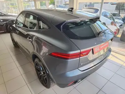 Jaguar E-Pace 2020 - 23950 EUR, 87000 km - AUTO.MOTO.pt - 87000km - foto 8 de 27