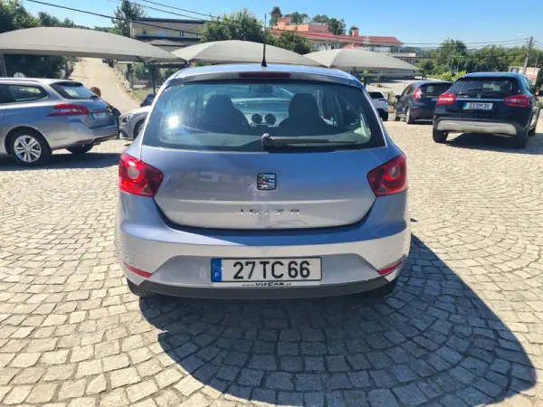SEAT Ibiza 2017 - 10990 EUR, 93000 km - AUTO.MOTO.pt - 93000km - foto 6 de 17