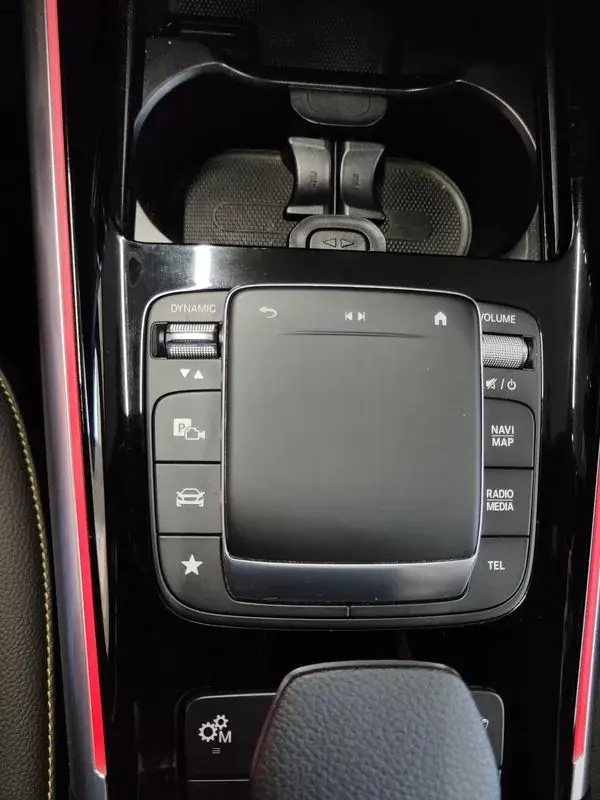 Mercedes-Benz GLA 45 AMG 2022 - 59500 EUR, 33000 km - AUTO.MOTO.pt - 33000km - foto 38 de 46
