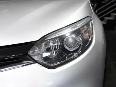 Renault Captur 2016 - 13990 EUR, 109000 km - AUTO.MOTO.pt - 109000km - foto 3 de 36