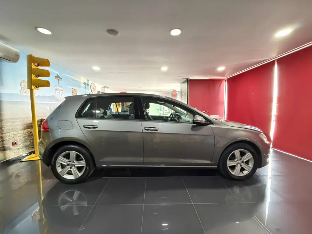 Volkswagen Golf 2014 - 15500 EUR, 143946 km - AUTO.MOTO.pt - 143946km - foto 7 de 23