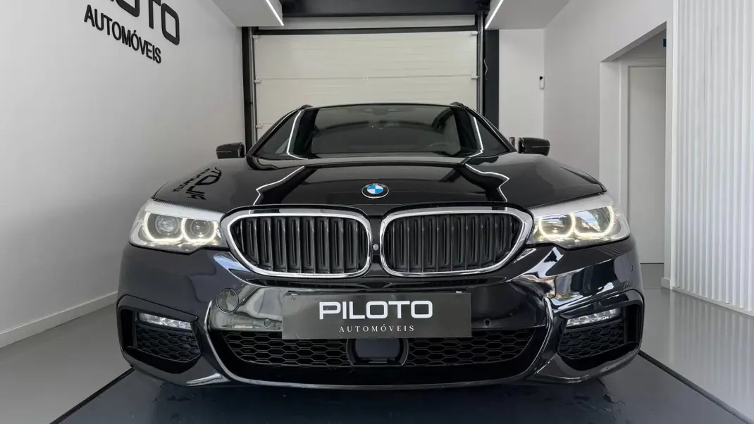 BMW 520 2017 - 23990 EUR, 262000 km - AUTO.MOTO.pt - 262000km - foto 3 de 40