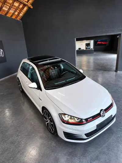 Volkswagen Golf 2015 - 23490 EUR, 96049 km - 96049km - foto 12 de 35
