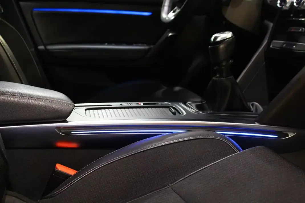 Renault Mégane Sport Tourer 2022 - 15900 EUR, 141000 km - AUTO.MOTO.pt - 141000km - foto 14 de 30