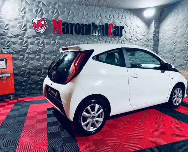 Toyota Aygo 2020 - 11750 EUR, 134443 km - AUTO.MOTO.pt - 134443km - foto 5 de 27