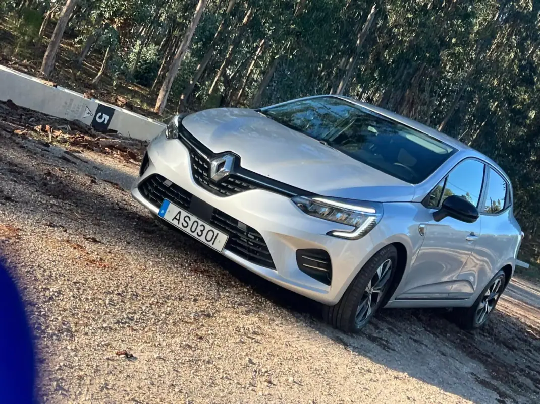 Renault Clio 2022 - 15750 EUR, 120180 km - 120180km - foto 17 de 46