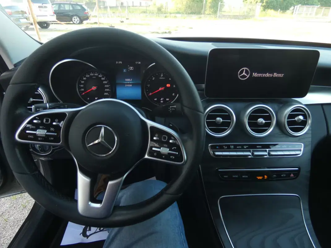 Mercedes-Benz C 220 2018 - 20750 EUR, 299000 km - AUTO.MOTO.pt - 299000km - foto 18 de 27
