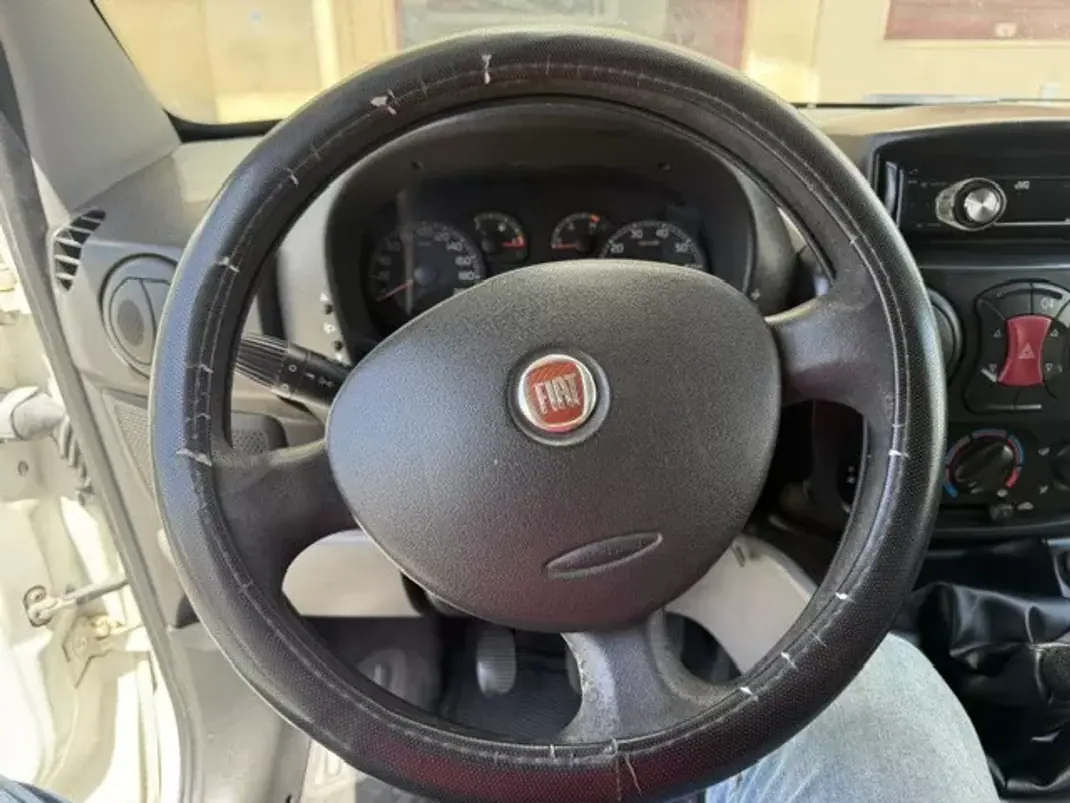 Fiat DOBLO CARGO 1.3 MULTIJET EASY 2009 - 5250 EUR, 190000 km - AUTO.MOTO.pt - 190000km - foto 21 de 27