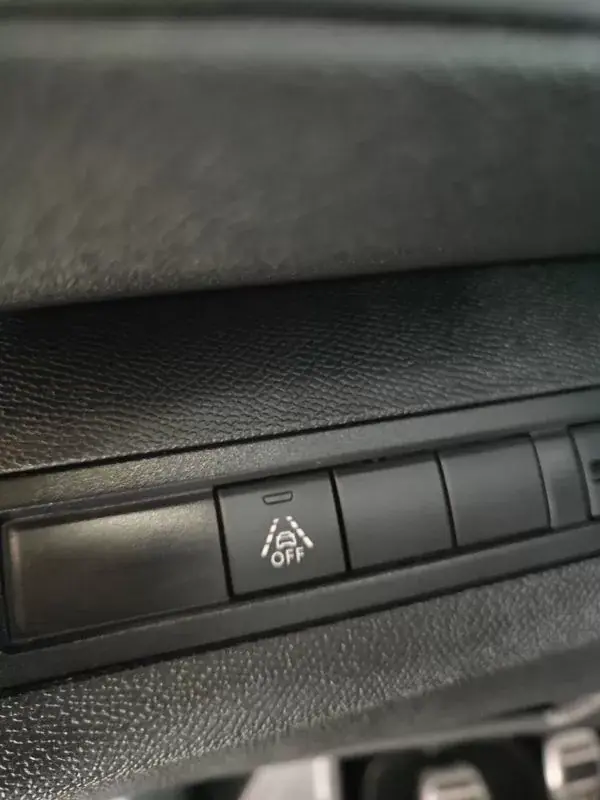 Peugeot 3008 2021 - 19750 EUR, 148000 km - AUTO.MOTO.pt - 148000km - foto 22 de 33