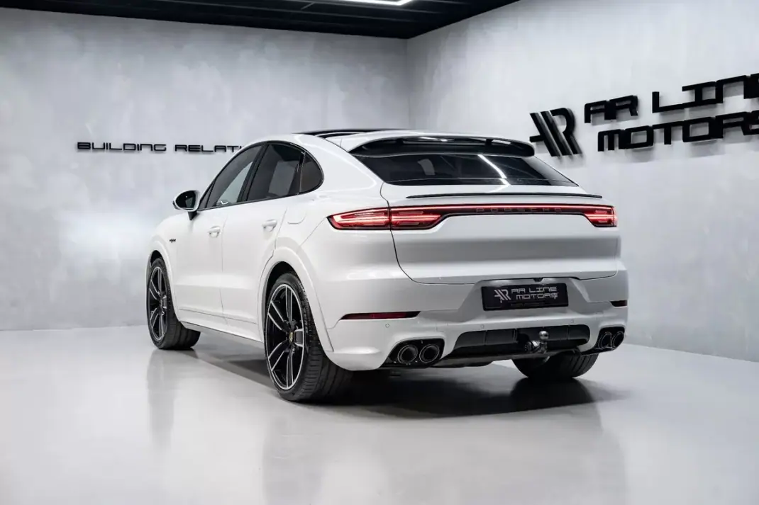 Porsche Cayenne Coupé 2022 - 84950 EUR, 71000 km - 71000km - foto 9 de 60