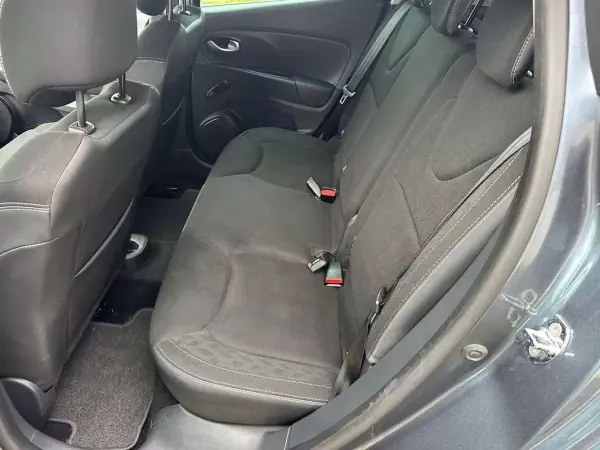 Renault Clio 2019 - 11490 EUR, 113000 km - AUTO.MOTO.pt - 113000km - foto 12 de 19