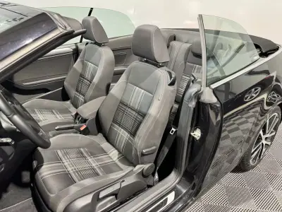 Volkswagen Golf Cabriolet 2015 - 12900 EUR, 177200 km - 177200km - foto 31 de 49