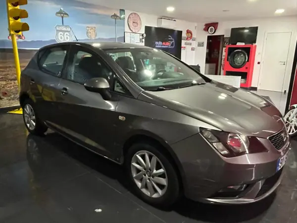 SEAT Ibiza 2017 - 8990 EUR, 267000 km - AUTO.MOTO.pt - 267000km - foto 7 de 16