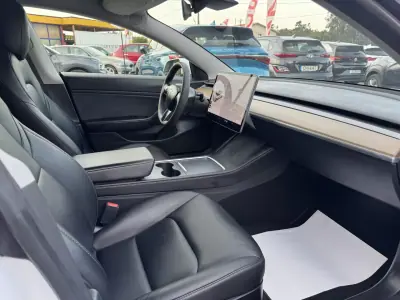 Tesla Model 3 2021 - 28900 EUR, 73000 km - AUTO.MOTO.pt - 73000km - foto 13 de 32