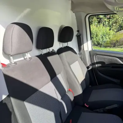 Fiat Doblo 1.3 Multijet ,3Lug. ,Iva Dedutivel 2017 - 9990 EUR, 198000 km - AUTO.MOTO.pt - 198000km - foto 6 de 27