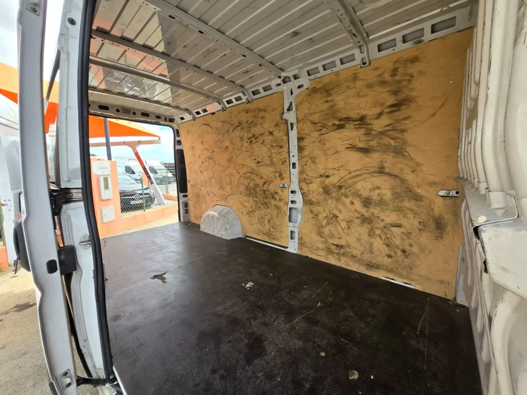 Fiat Ducato Maxi 35 XLH2 L4H2 2.2 Mjet 140cv 2022 - 25950 EUR, 109282 km - AUTO.MOTO.pt - 109282km - foto 8 de 9