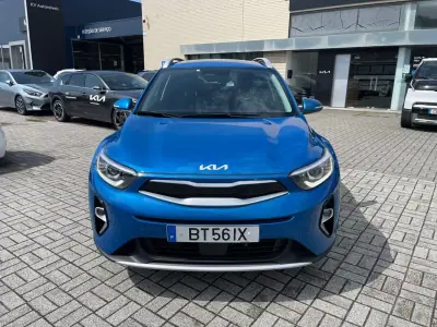 Kia Stonic 2025 - 17990 EUR, 14800 km - AUTO.MOTO.pt - 14800km - foto 2 de 17