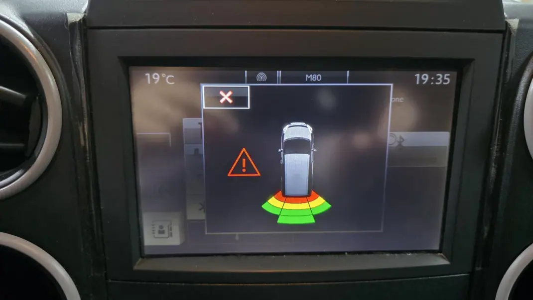 Citroën Berlingo 1.6 Bluehdi L2 100 cv longa C Iva 2018 - 16990 EUR, 67000 km - AUTO.MOTO.pt - 67000km - foto 13 de 41