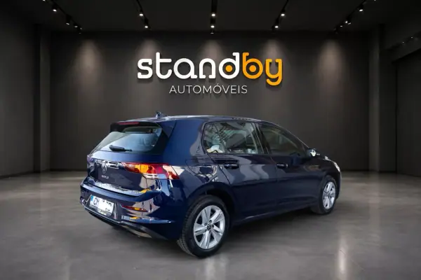Volkswagen Golf 2023 — foto 2 de 15