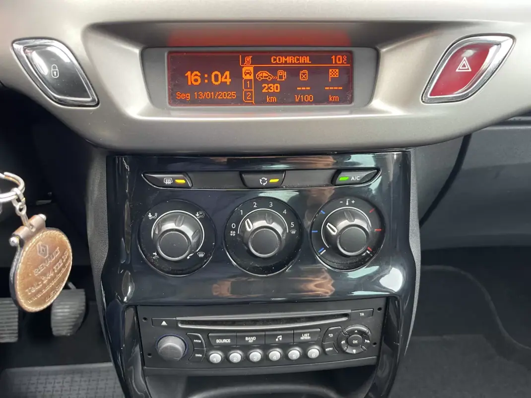 Citroën C3 2014 - 7490 EUR, 121390 km - 121390km - foto 14 de 19