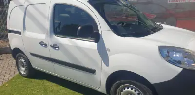 Renault KANGOO 1.5 BLUE DCI 3LUG EDITION ONE 2019 - 9950 EUR, 184000 km - AUTO.MOTO.pt - 184000km - foto 3 de 10