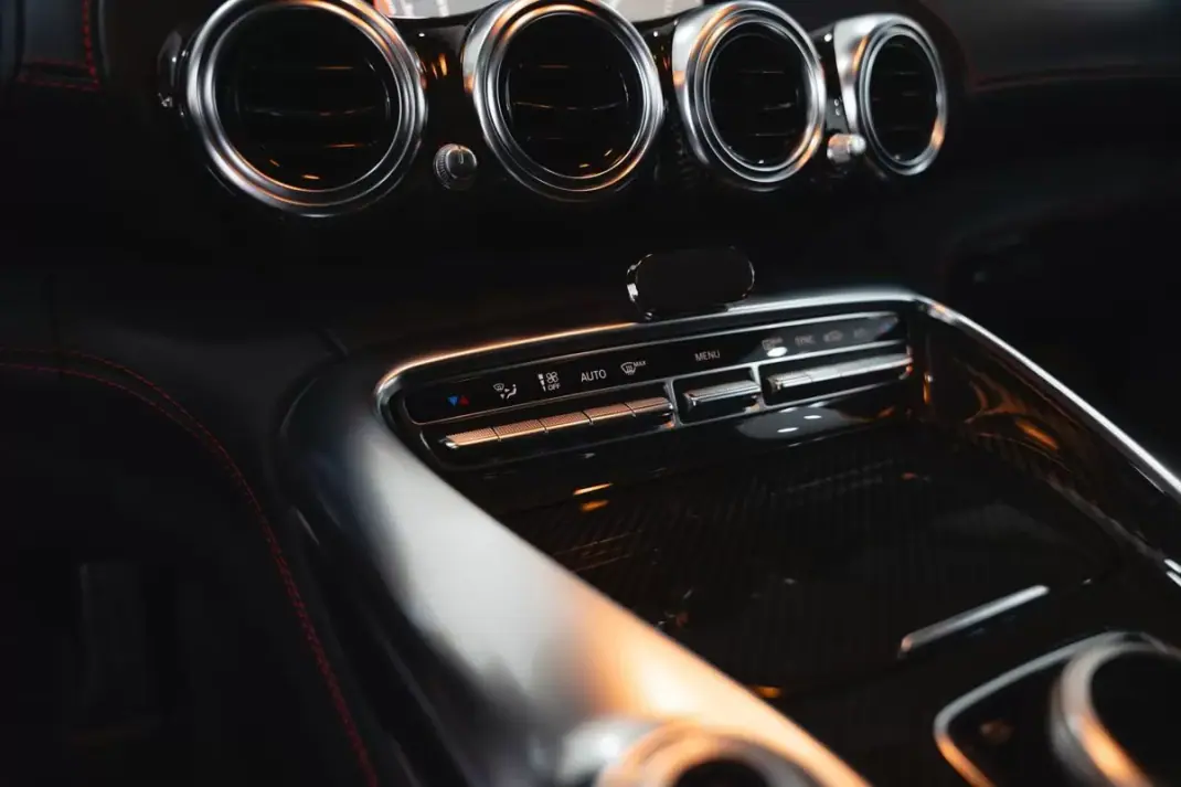 Mercedes-Benz AMG GT 2015 - 99950 EUR, 46786 km - 46786km - foto 38 de 59