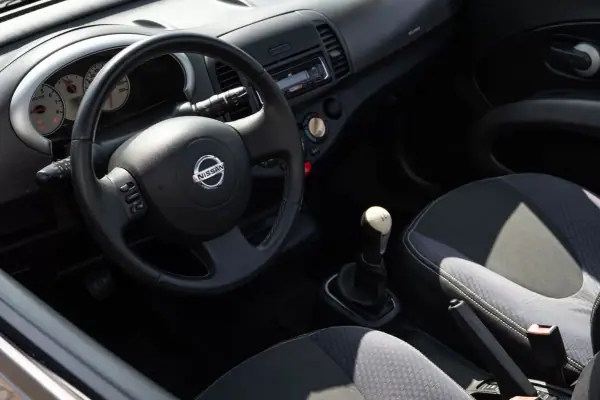 Nissan Micra CC 2007 - 5800 EUR, 129000 km - AUTO.MOTO.pt - 129000km - foto 19 de 28