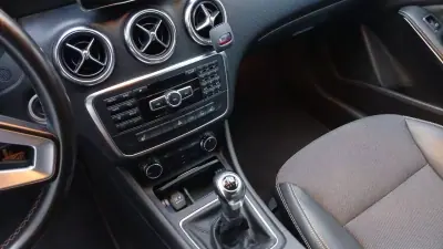 Mercedes-Benz A 200 2014 - 15990 EUR, 206000 km - AUTO.MOTO.pt - 206000km - foto 12 de 16