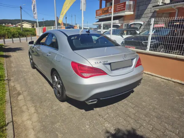 Mercedes-Benz CLA 180 2015 - 15750 EUR, 144250 km - AUTO.MOTO.pt - 144250km - foto 6 de 14