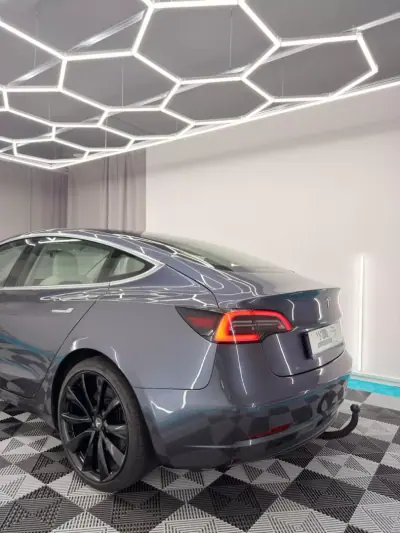 Tesla Model 3 2019 - 25000 EUR, 152000 km - foto 6 de 23