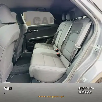 MG MG4 2023 - 24900 EUR, 20836 km - AUTO.MOTO.pt - 20836km - foto 8 de 10