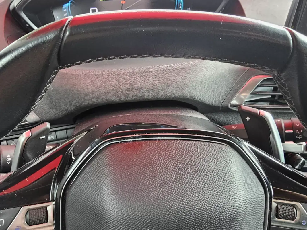 Peugeot 3008 2022 - 20999 EUR, 112000 km - AUTO.MOTO.pt - 112000km - foto 11 de 19