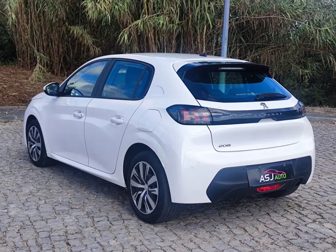 Peugeot 208 2020 - 11900 EUR, 247697 km - AUTO.MOTO.pt - 247697km - foto 9 de 23