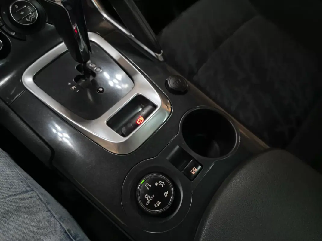 Peugeot 3008 2010 - 7990 EUR, 220000 km - AUTO.MOTO.pt - 220000km - foto 7 de 20