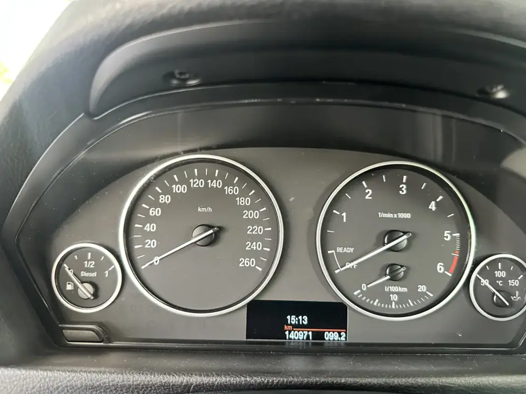 BMW 318 2016 - 17890 EUR, 141000 km - 141000km - foto 13 de 30