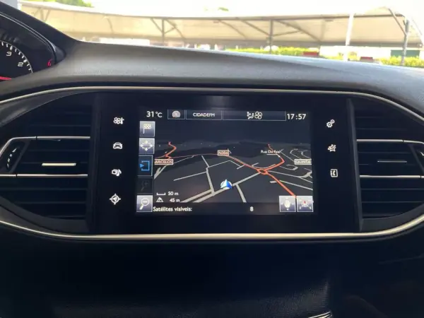 Peugeot 308 2015 - 12500 EUR, 144858 km - AUTO.MOTO.pt - 144858km - foto 38 de 73