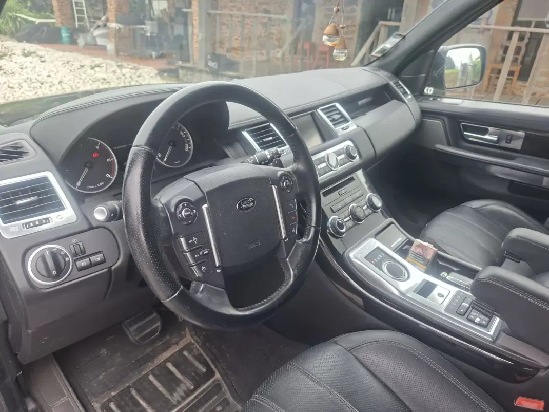 Land Rover Range Rover Sport 2012 - 23500 EUR, 114000 km - 114000km - foto 17 de 19