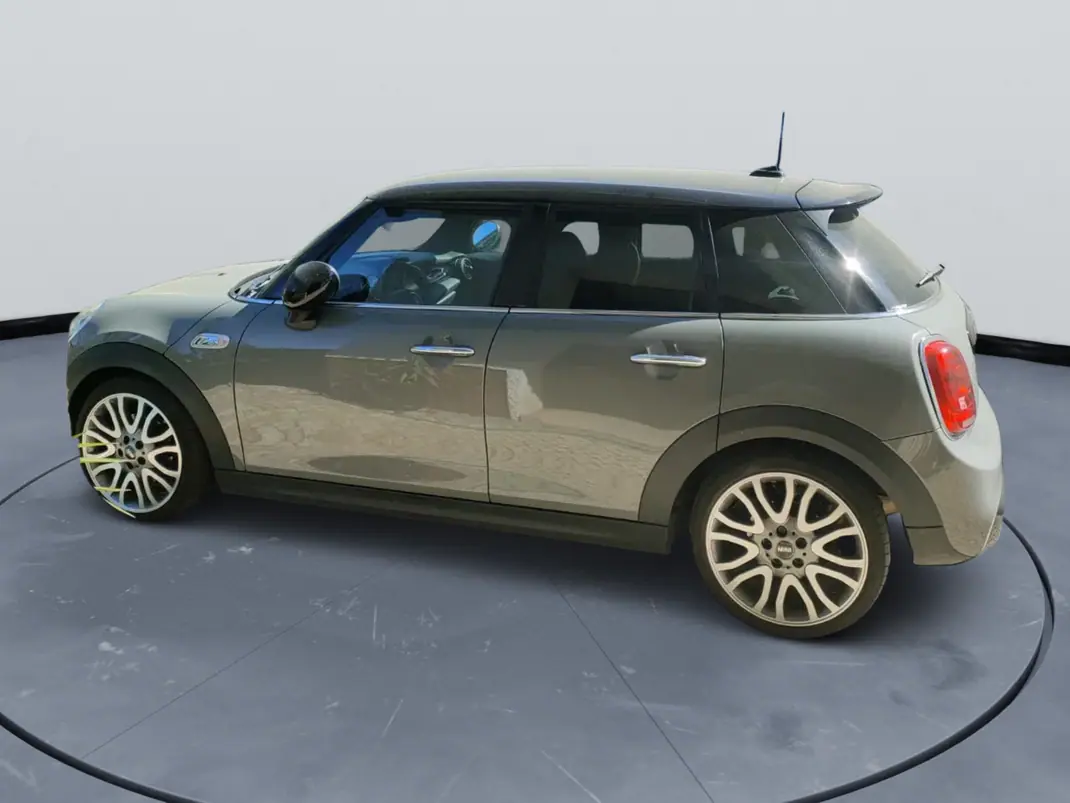 MINI 5 Portas 2016 - 15500 EUR, 184000 km - AUTO.MOTO.pt - 184000km - foto 2 de 6