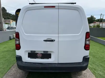 Citroën Berlingo 1.5 Hdi 2019 - 9900 EUR, 180000 km - AUTO.MOTO.pt - 180000km - foto 9 de 43