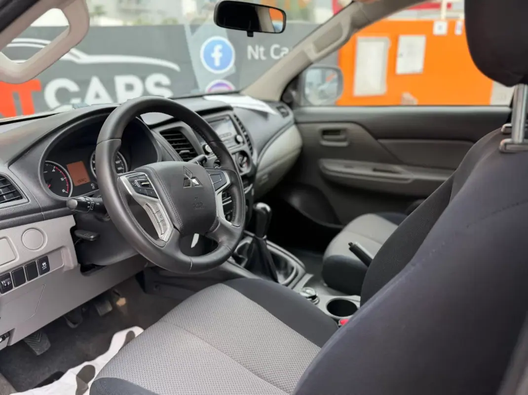 Mitsubishi L200 2.4 DI-D CE 3LUG Club Invite 4WD 2019 - 22900 EUR, 126907 km - AUTO.MOTO.pt - 126907km - foto 14 de 18