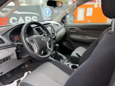 Mitsubishi L200 2.4 DI-D CE 3LUG Club Invite 4WD 2019 - 22900 EUR, 126907 km - AUTO.MOTO.pt - 126907km - foto 14 de 18