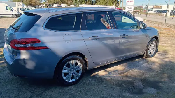 Peugeot 308 SW 2016 - 8850 EUR, 192092 km - AUTO.MOTO.pt - 192092km - foto 4 de 29