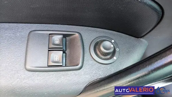Renault Kangoo 2020 - 11950 EUR, 23421 km - AUTO.MOTO.pt - 23421km - foto 14 de 25