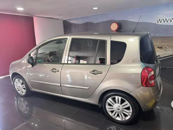 Renault Modus 2008 - 5990 EUR, 200200 km - AUTO.MOTO.pt - 200200km - foto 5 de 12